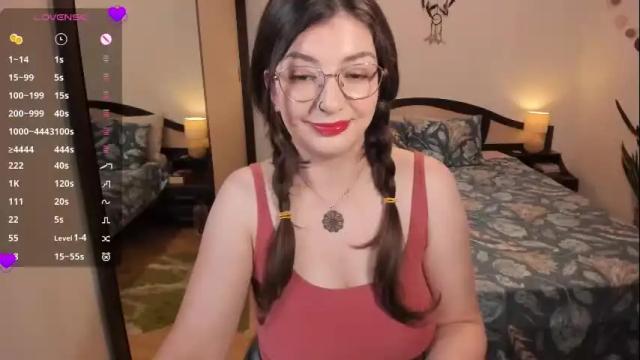 Image 3 of laurielay Stream on Chaturbate on 2 months ago