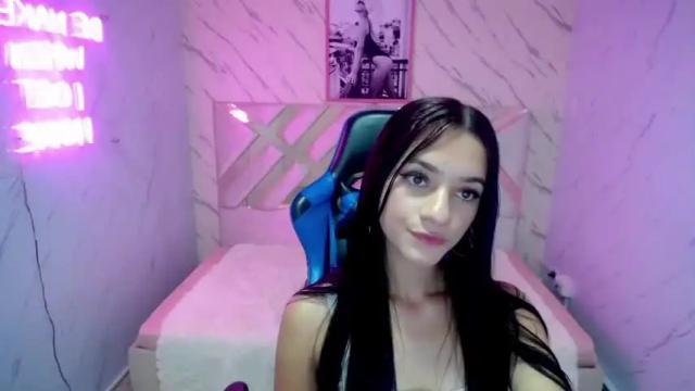 Image 3 of laurita_b Stream on Chaturbate on 14 months ago