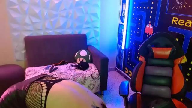 Image 7 of laursu11 Stream on Chaturbate on 18 months ago