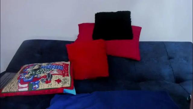 Image 4 of lauryjonson_ Stream on Chaturbate on 26 days ago