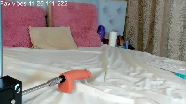 Image 4 of lauryncopper Stream on Chaturbate on 12 days ago