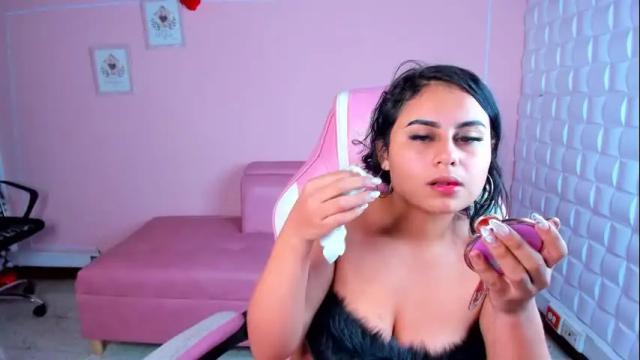 Image 4 of laurynjeffers Stream on Chaturbate on 2 months ago