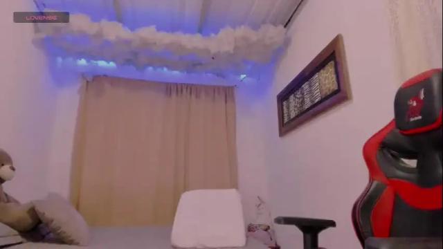 Image 2 of lauu_g Stream on Chaturbate on 1 month ago