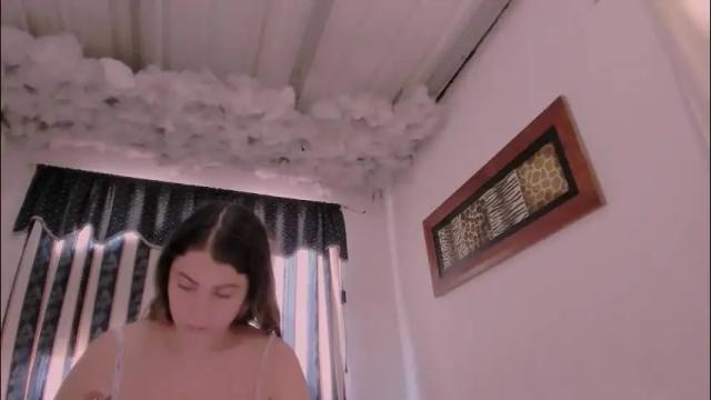 Image 12 of lauu_g Stream on Chaturbate on 2 months ago