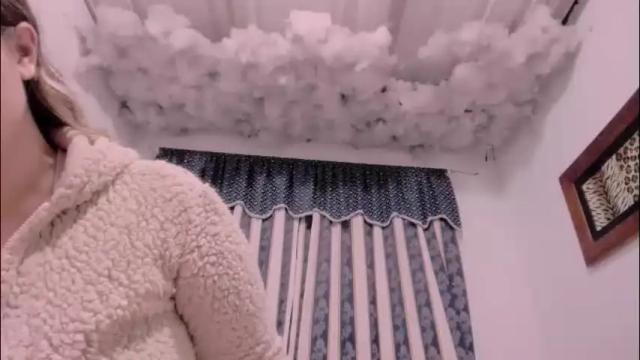 Image 2 of lauu_g Stream on Chaturbate on 2 months ago