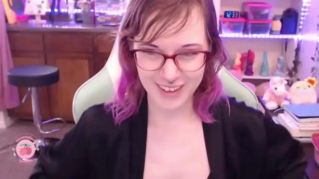 Image 7 of lavenderxlychee Stream on Chaturbate on 17 months ago