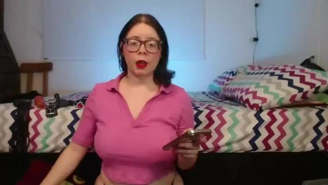 Image 2 of lay_lah Stream on Chaturbate on 14 months ago