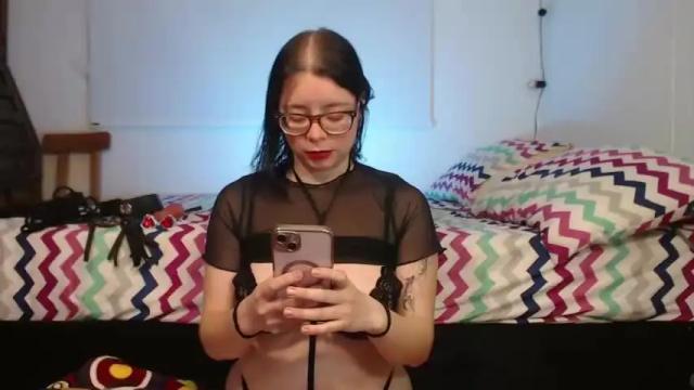 Image 3 of lay_lah Stream on Chaturbate on 14 months ago