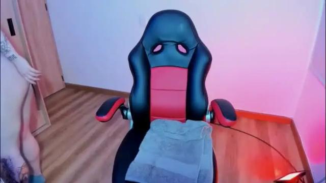 Image 8 of lay_lah Stream on Chaturbate on 1 month ago