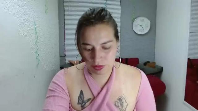 Image 4 of layanafuckbooty Stream on Chaturbate on 16 months ago