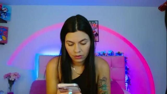 Image 2 of layla_roma Stream on Chaturbate on 16 days ago