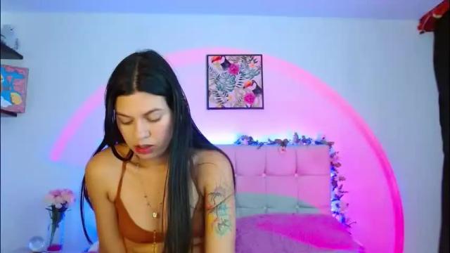 Image 3 of layla_roma Stream on Chaturbate on 2 months ago