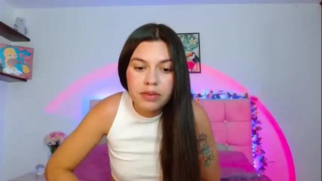 Image 11 of layla_roma Stream on Chaturbate on 2 months ago