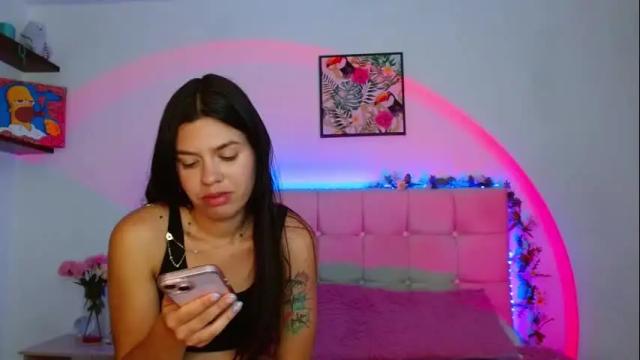 Image 7 of layla_roma Stream on Chaturbate on 2 months ago