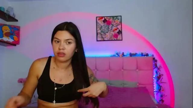 Image 8 of layla_roma Stream on Chaturbate on 2 months ago