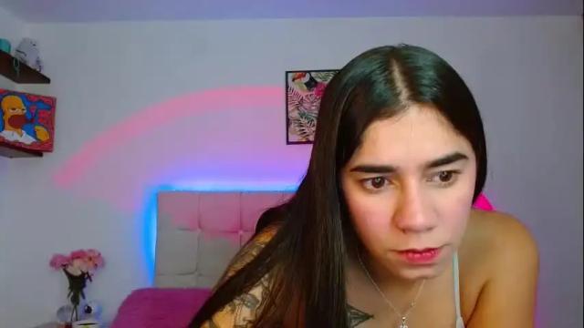 Image 7 of layla_roma Stream on Chaturbate on 2 months ago