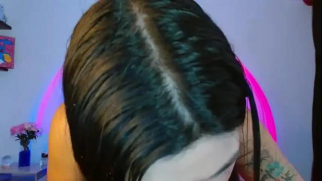 Image 3 of layla_roma Stream on Chaturbate on 2 months ago