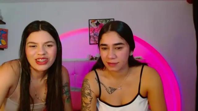 Image 2 of layla_roma Stream on Chaturbate on 2 months ago