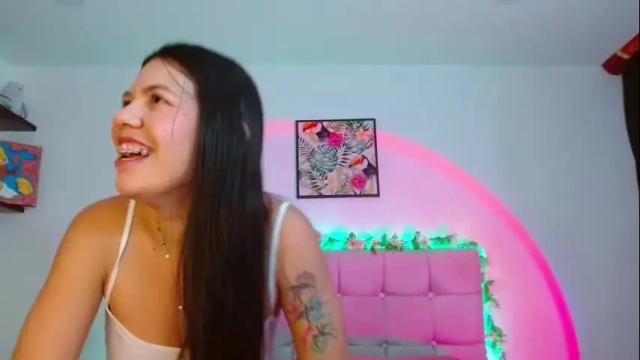 Image 7 of layla_roma Stream on Chaturbate on 1 month ago