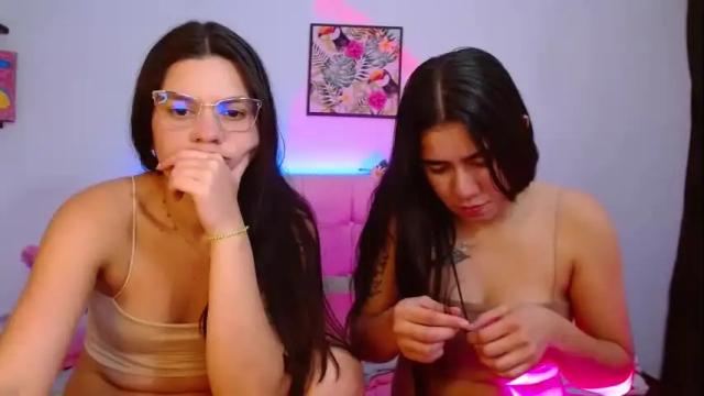 Image 7 of layla_roma Stream on Chaturbate on 1 month ago