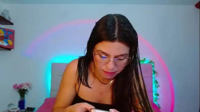Thumbnail 1, layla_roma's Stream at Chaturbate, 1 month ago