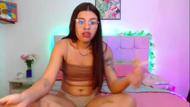 Image 4 of layla_roma Stream on Chaturbate on 1 month ago