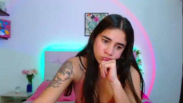 Image 10 of layla_roma Stream on Chaturbate on 1 month ago