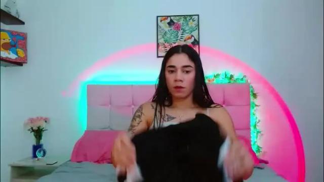 Image 2 of layla_roma Stream on Chaturbate on 1 month ago