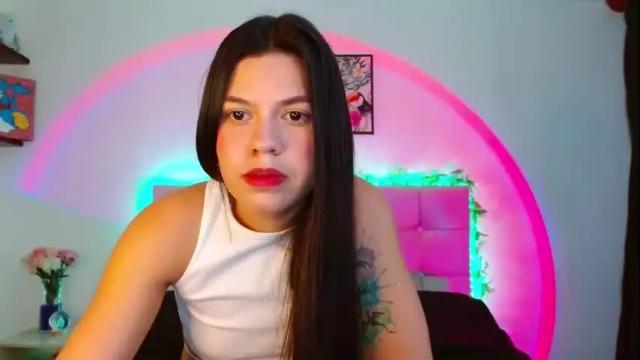 Image 8 of layla_roma Stream on Chaturbate on 1 month ago