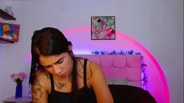 Image 11 of layla_roma Stream on Chaturbate on 22 days ago