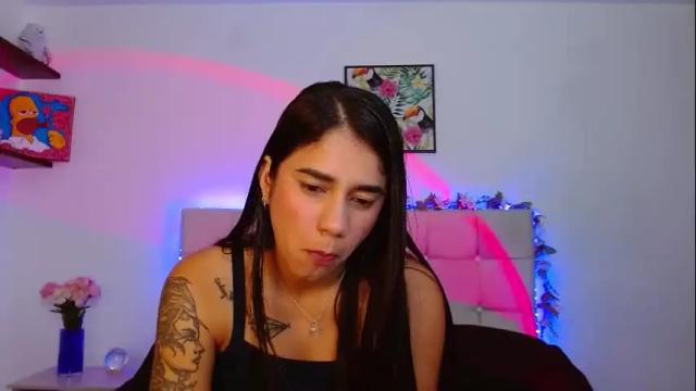 Image 12 of layla_roma Stream on Chaturbate on 22 days ago