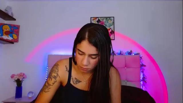 Image 6 of layla_roma Stream on Chaturbate on 22 days ago
