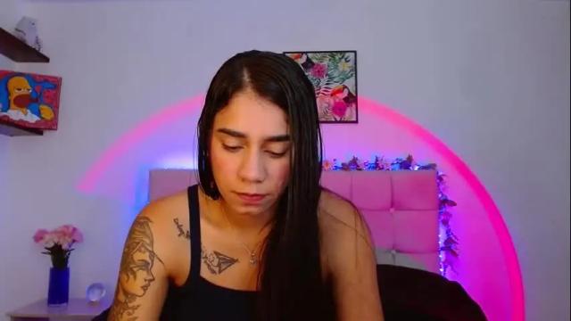 Image 7 of layla_roma Stream on Chaturbate on 22 days ago