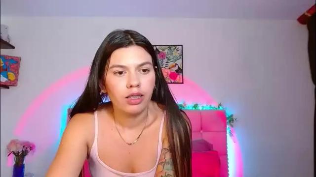 Image 3 of layla_roma Stream on Chaturbate on 1 day ago