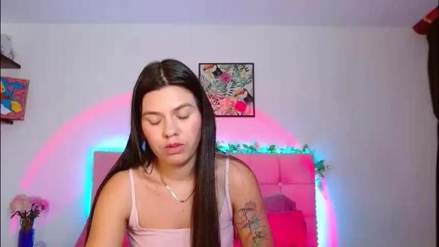 Image 6 of layla_roma Stream on Chaturbate on 1 day ago