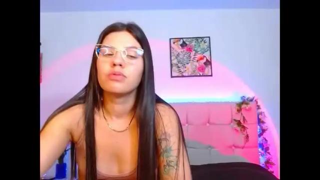 Image 7 of layla_roma Stream on Chaturbate on 1 month ago