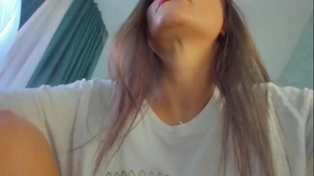 Image 7 of layla_snowflake Stream on Chaturbate on 1 month ago