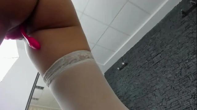 Image 10 of layla_snowflake Stream on Chaturbate on 16 days ago