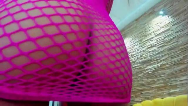 Image 4 of layla_snowflake Stream on Chaturbate on 12 days ago