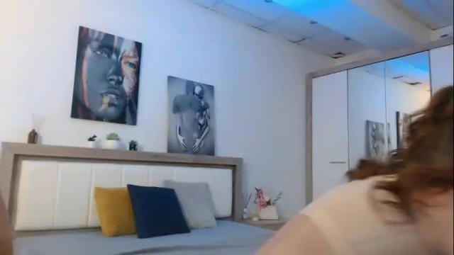 Image 12 of laylacruz Stream on Chaturbate on 1 month ago