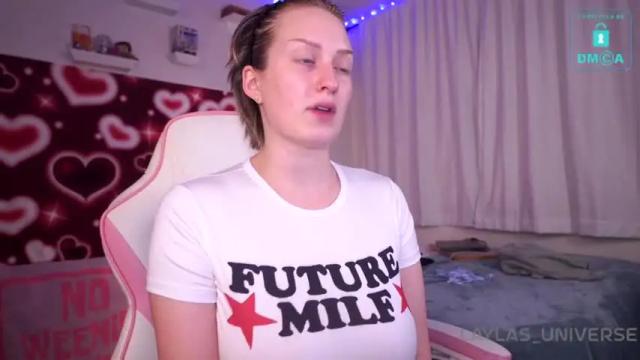 Image 3 of laylas_universe Stream on Chaturbate on 16 months ago