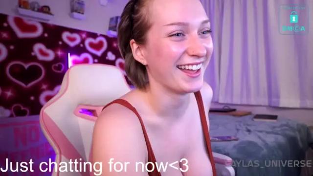 Image 6 of laylas_universe Stream on Chaturbate on 16 months ago
