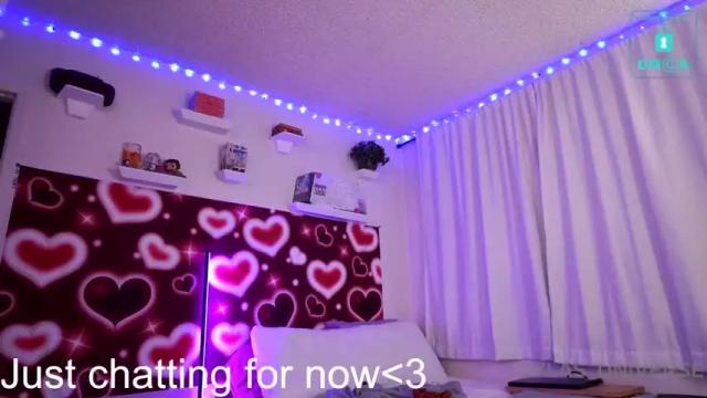 Image 8 of laylas_universe Stream on Chaturbate on 16 months ago