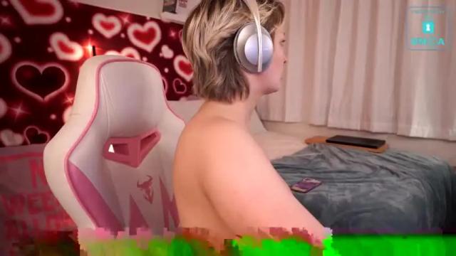 Image 11 of laylas_universe Stream on Chaturbate on 15 months ago