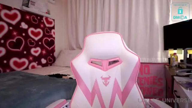 Image 8 of laylas_universe Stream on Chaturbate on 15 months ago