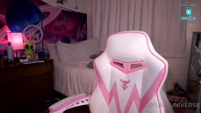 Image 3 of laylas_universe Stream on Chaturbate on 14 months ago