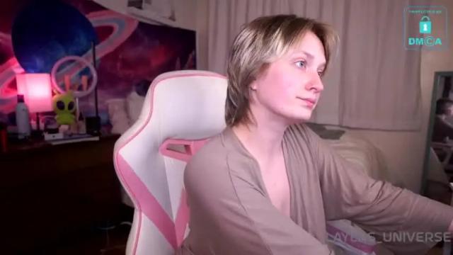 Image 4 of laylas_universe Stream on Chaturbate on 14 months ago