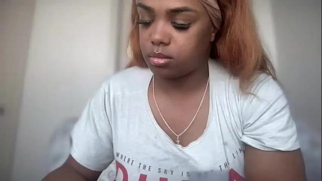 Image 2 of laylasimone97 Stream on Chaturbate on 3 months ago