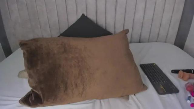 Image 8 of lea_gray Stream on Chaturbate on 28 days ago