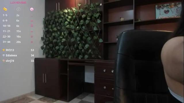 Image 11 of lea_velle Stream on Chaturbate on 27 days ago